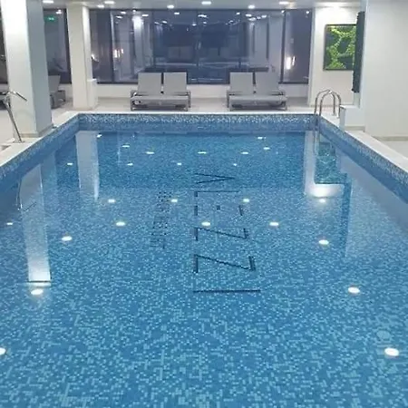 Luxury Pool And * 那沃达利